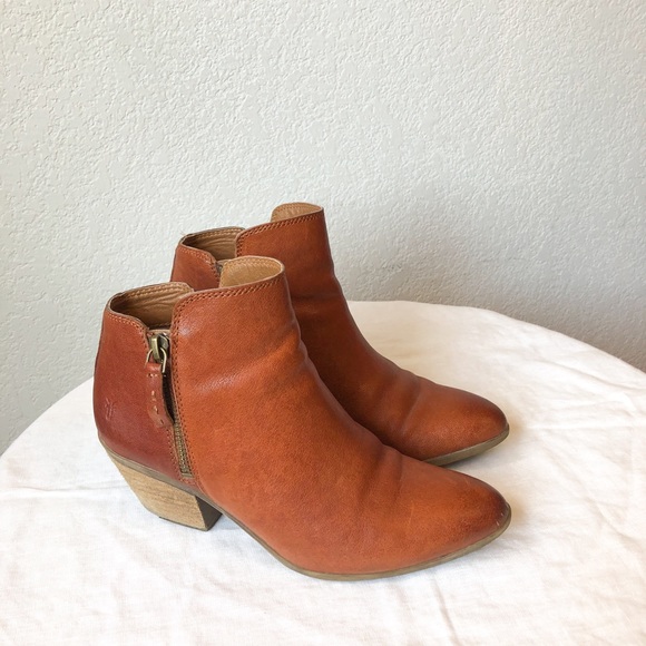 Frye Shoes - Frye Judith Double Zip Ankle Booties Leather 6M